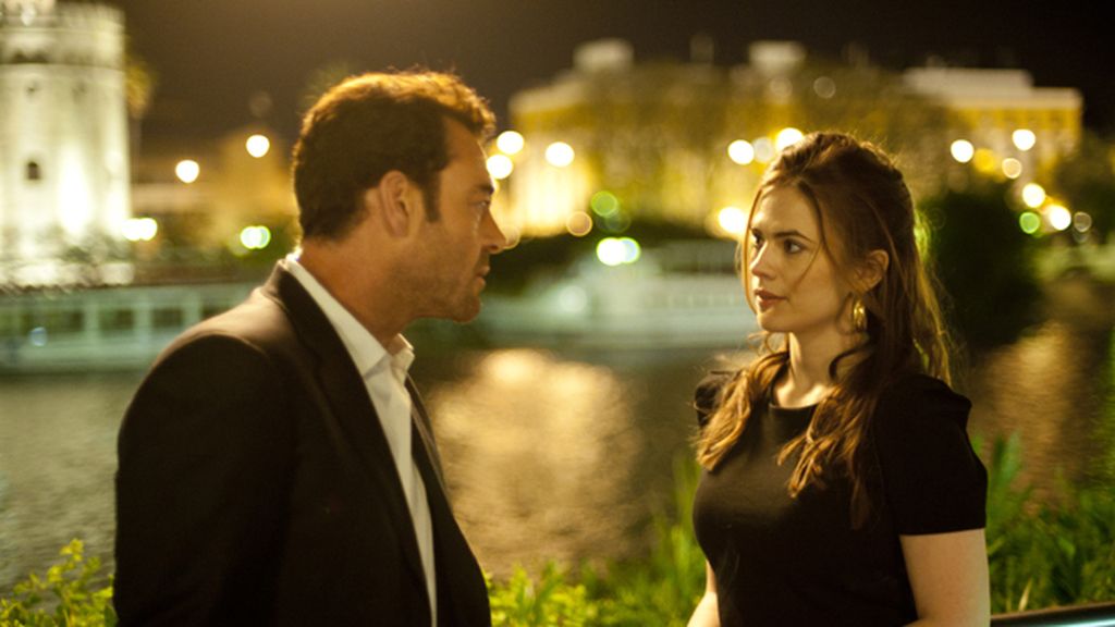 Marton Csokas, un inspector de pasado oscuro que investiga en una Sevilla sombría