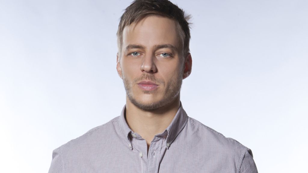Tom Wlaschiha es Sebastian Berger