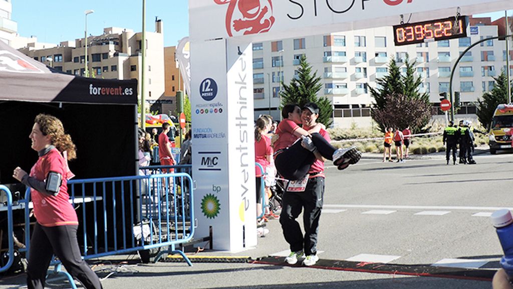 2.500 corredores se visten de rosa para apoyar la investigación