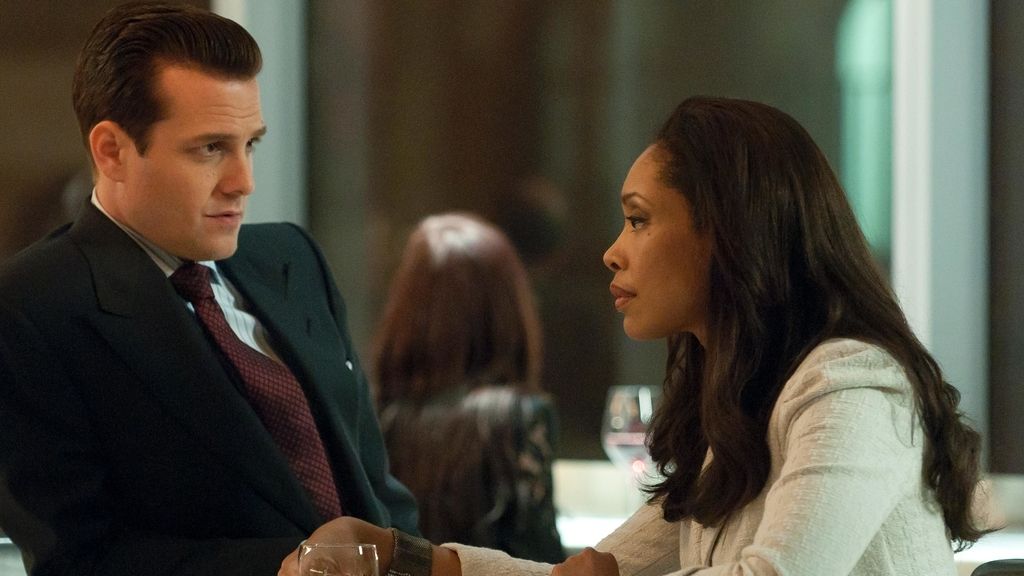 Grandes dosis de provocación e ironía de la mano de dos apuestos abogados en Manhattan