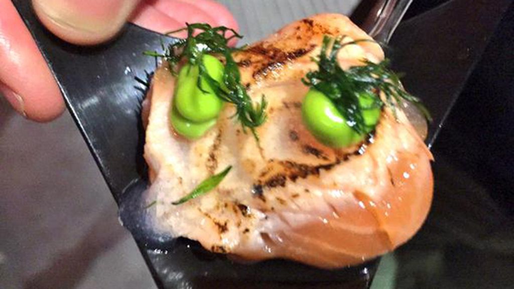 Medio millar de asistentes y un menú cargado de solidaridad