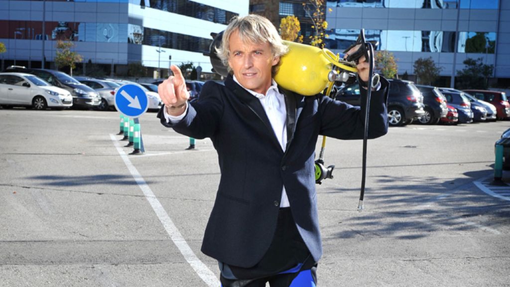 Seis ‘incautos’ con “muchas ganas de vivir una experiencia radicalmente distinta a su día a día” que “no saben lo que les espera”