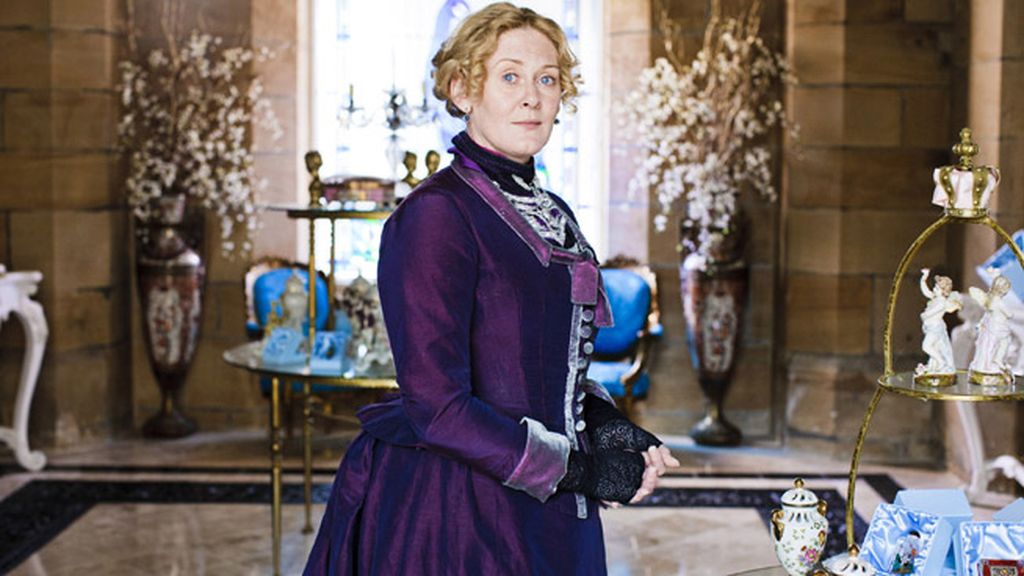 Sarah Lancashire es Miss Audrey