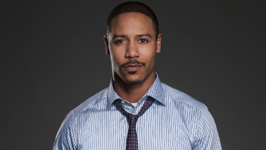 Brian White es Joe Bishop