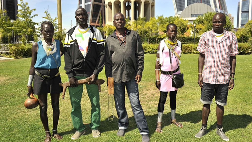 Emoción, contrastes y mucho humor con las tribus