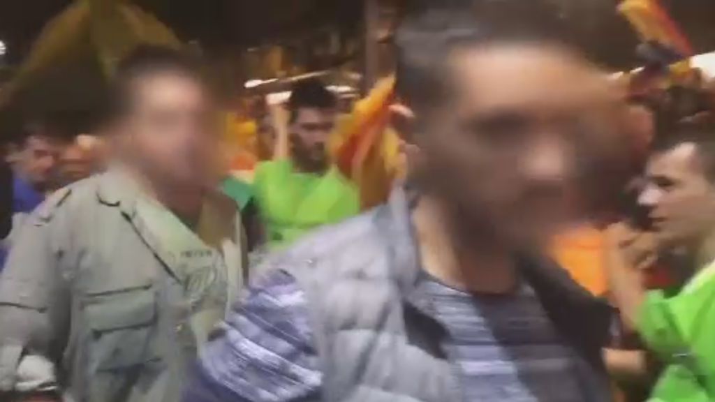 Tensión máxima entre guardias civiles e independentistas en Barcelona