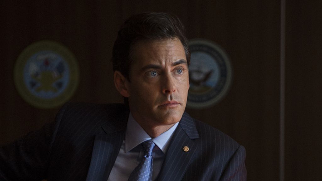 Adam Kaufman es Lucas Newsome