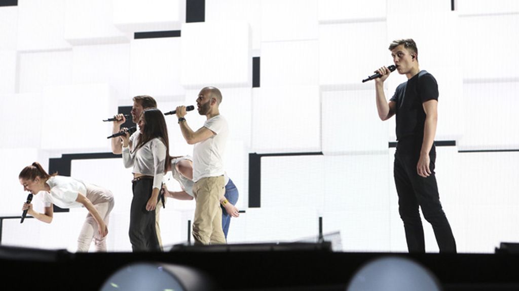 BÉLGICA. Loïc Nottet. ‘Rhythm inside’