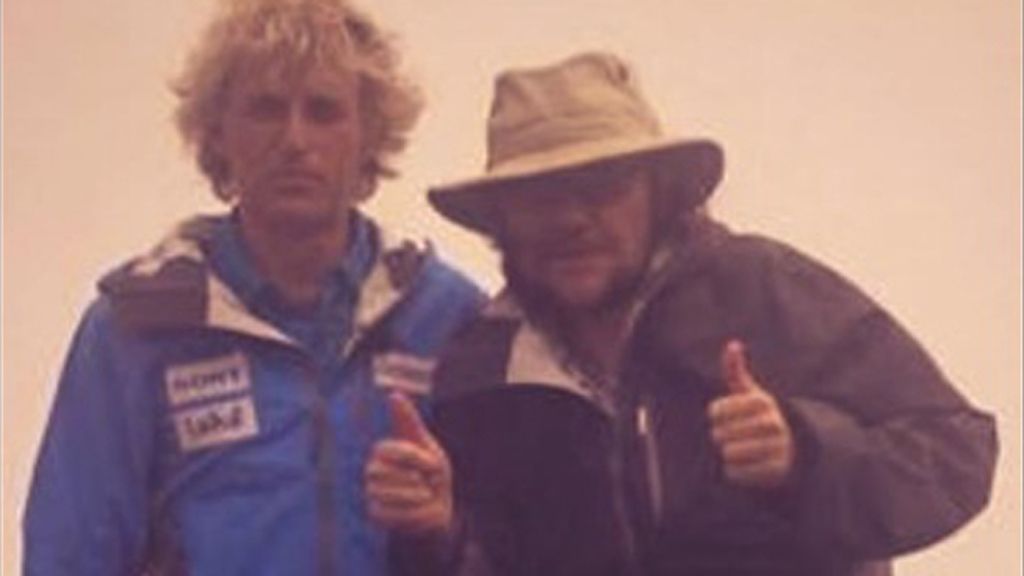 "Ahora, ya te pasare la factura del neumólogo, ¡no me puedo creer todo el azufre que me he tragado @JesusCalleja!"