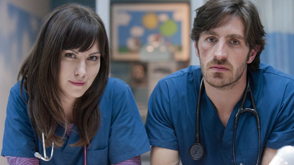 Eoin Macken y Jill Flint encabezan el reparto de la serie médica