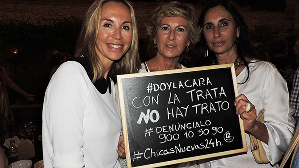 Todos dan la cara en el estreno de 'Chicas Nuevas 24 Horas'