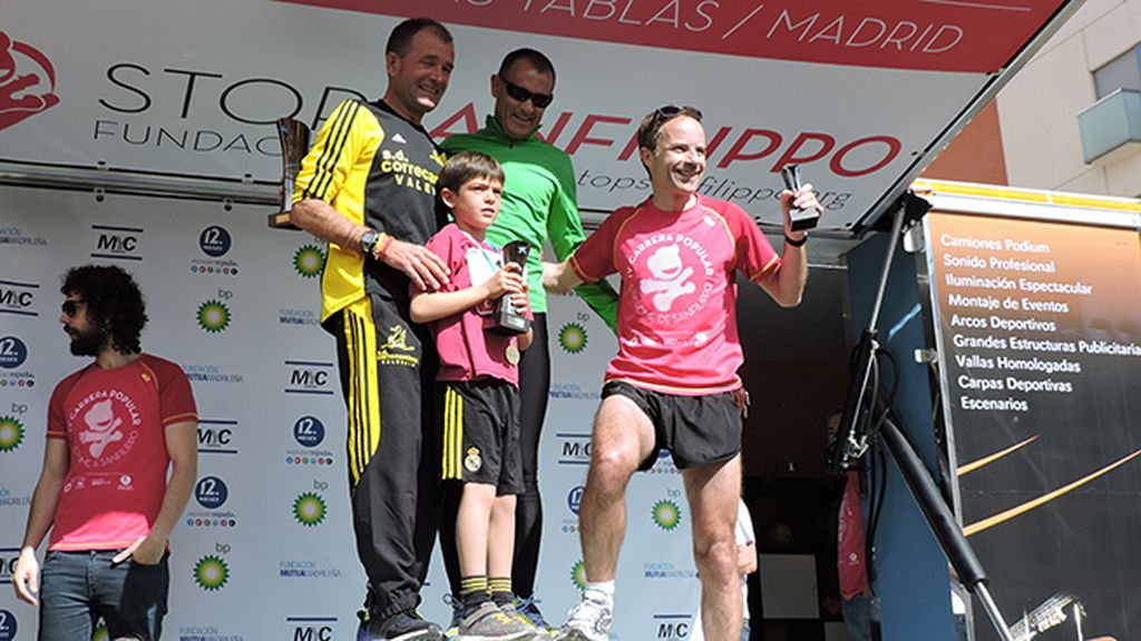 2.500 corredores se visten de rosa para apoyar la investigación