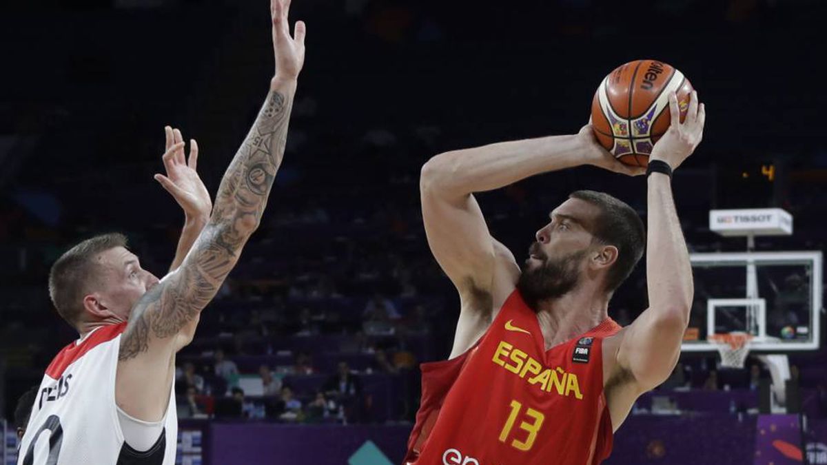 Marc Gasol lanza a canasta durante el partido de cuartos del Eurobasket 2017 ante Alemania