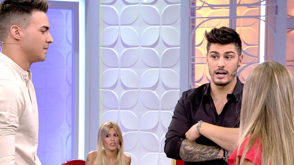 Joni le quiere 'robar' una pretendienta a Iván...¡pero María le da calabazas! Joni le quiere 'robar' una pretendienta a Iván...¡pero María le da calabazas!