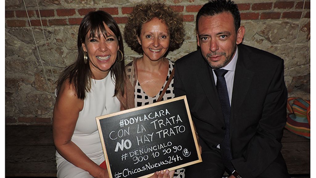 Mabel Lozano y José Nieto dan la cara en el estreno de 'Chicas Nuevas 24 Horas'