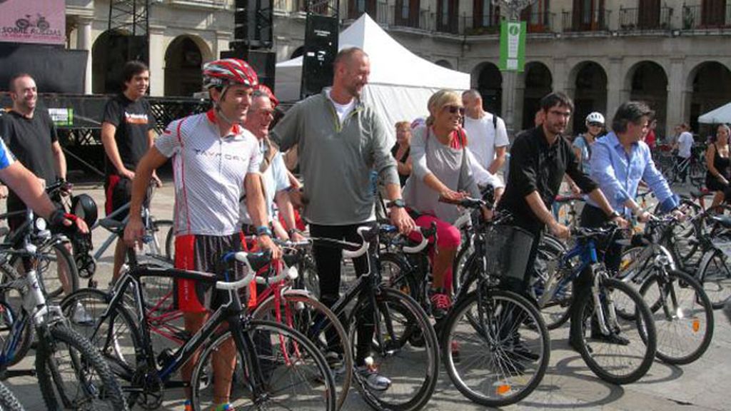 Marcha cicloturista 'Sobre Ruedas' por Vitoria