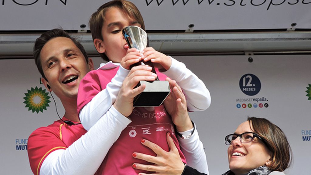 2.500 corredores se visten de rosa para apoyar la investigación