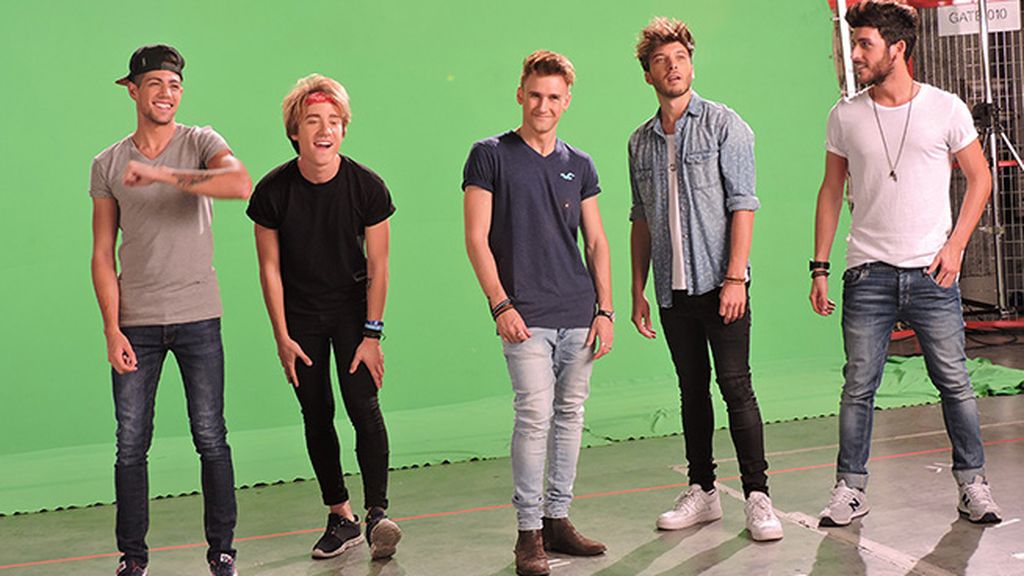 Blas, David, Blas, Álvaro y Dani frente al croma.