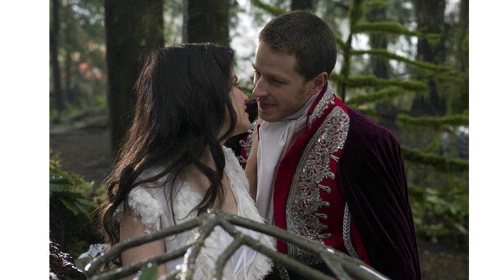 .  Henry (Jared Gilmore) reclama el rescate de su madre biológica (Jennifer Morrison)