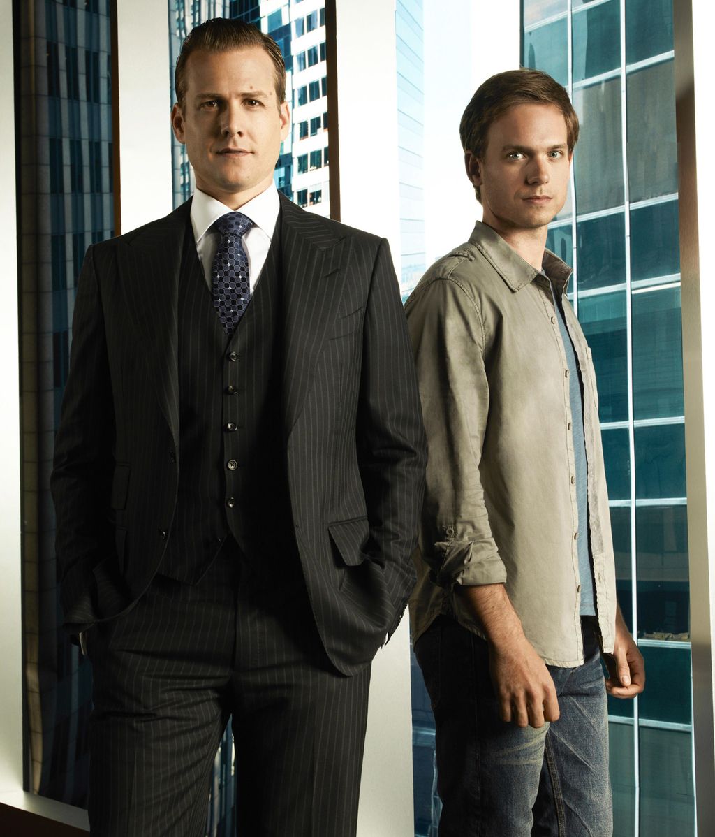 Grandes dosis de provocación e ironía de la mano de dos apuestos abogados en Manhattan