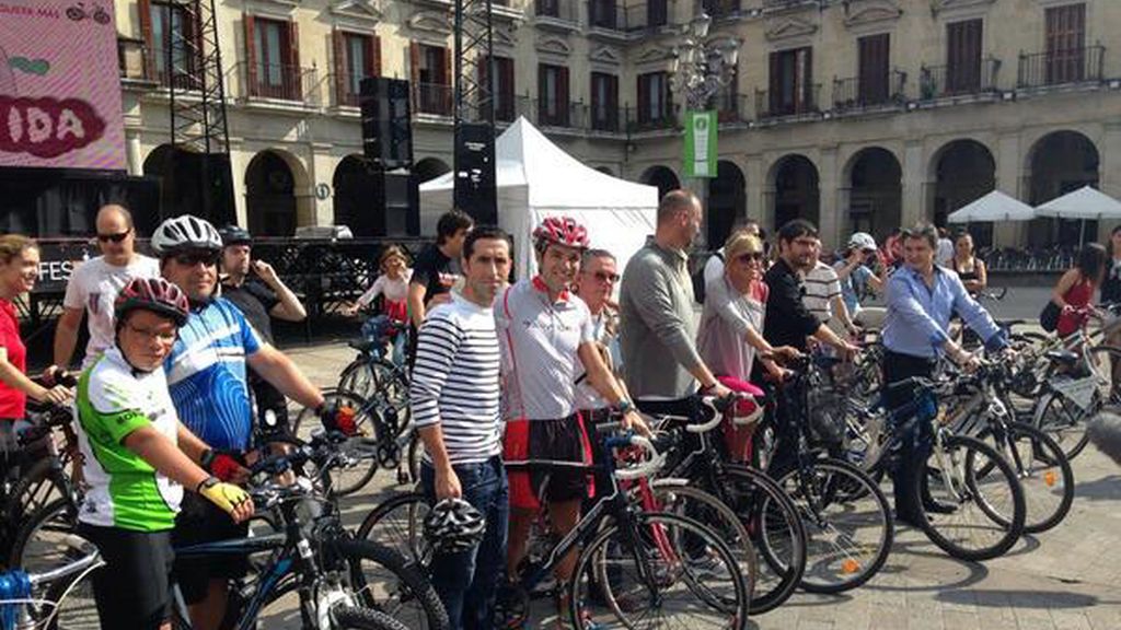 Marcha cicloturista 'Sobre Ruedas' por Vitoria