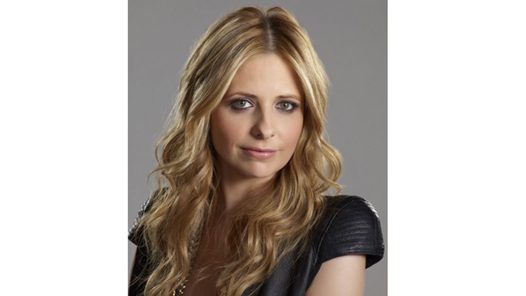 Sarah Michelle Gellar es Bridget Kelly y Siobhan Martin