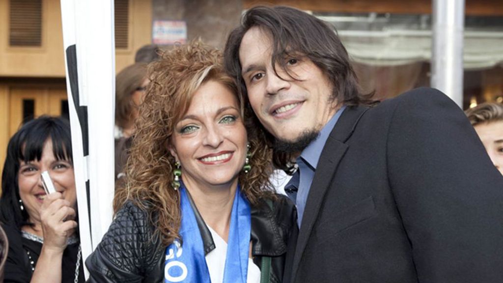 Los ‘reyes’ Michelle Jenner y Rodolfo Sancho desfilan ante sus fans por la alfombra verde