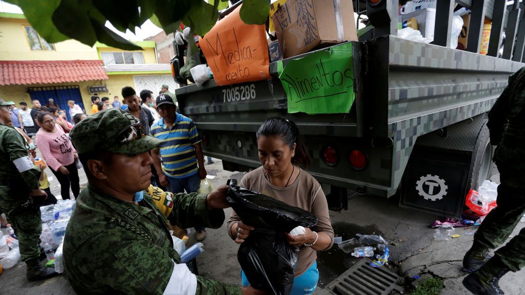 Avalancha de ayuda a los afectados por el terremoto en México