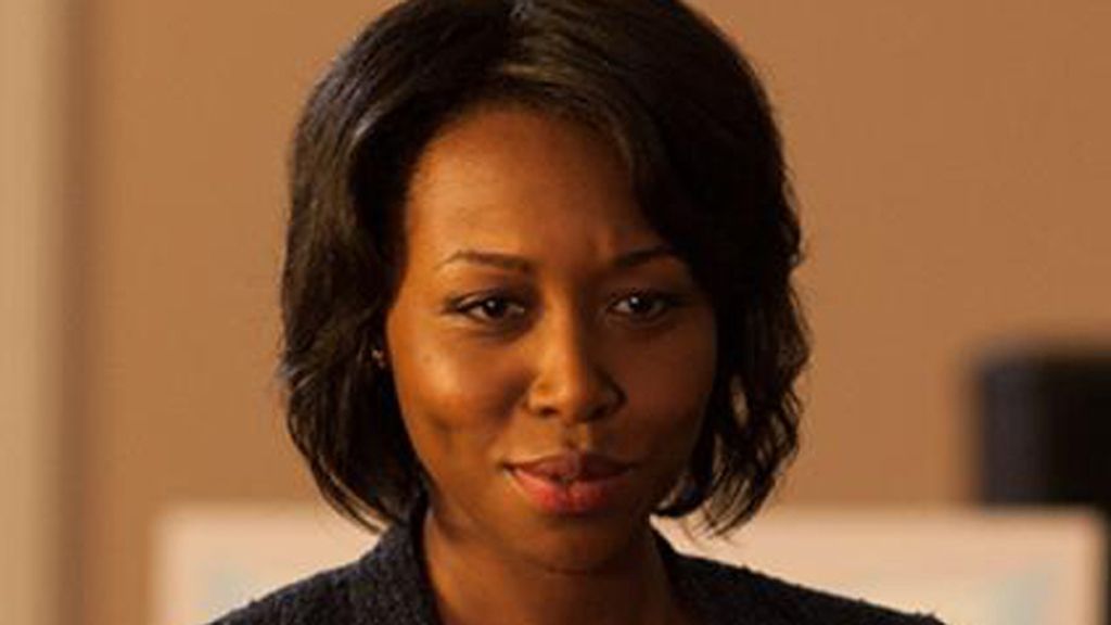 Amanda Warren es Lucy Warburton