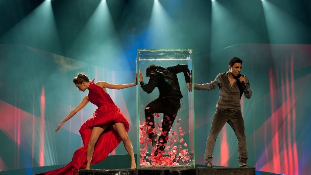 Azerbaiyán. Farid Mammadov. 'Hold me'