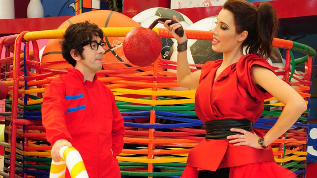 'XXS', presentado por Pilar Rubio y Flipy (Cuatro). El 25 de diciembre, a las 22.30