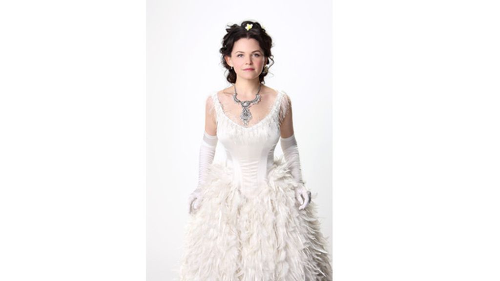 .  Henry (Jared Gilmore) reclama el rescate de su madre biológica (Jennifer Morrison)