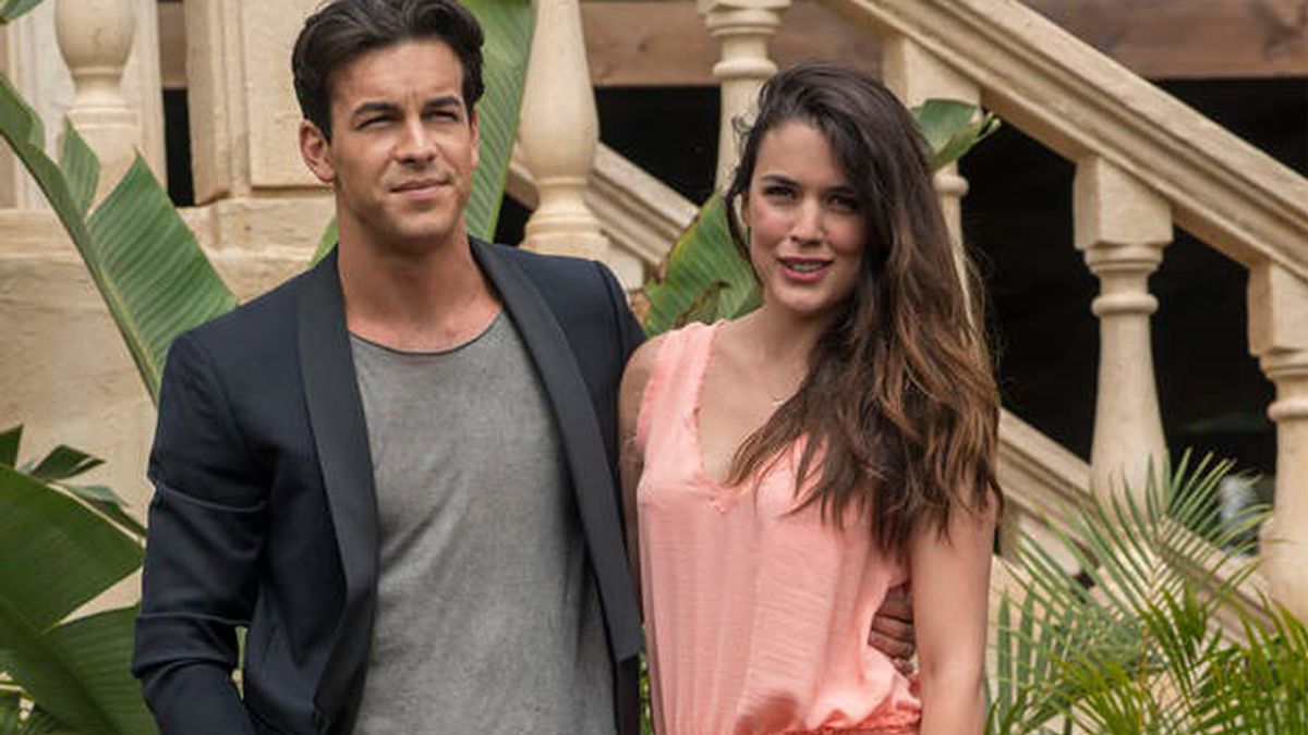 Mario Casas y Adriana Ugarte