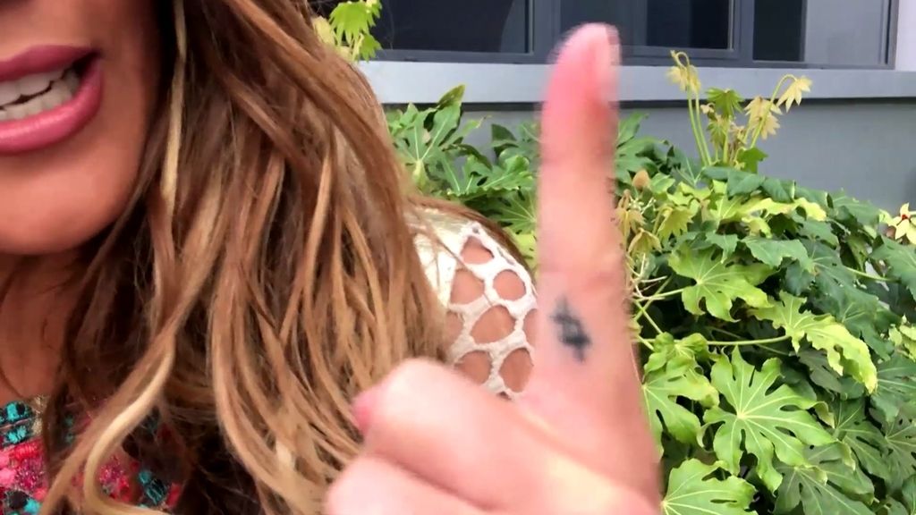 Lara Álvarez nos enseña todos sus tatuajes y misterioso significado: "¡Tengo vicio!"