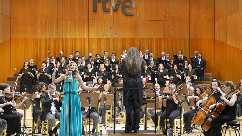 Edurne con la Orquesta de RTVE