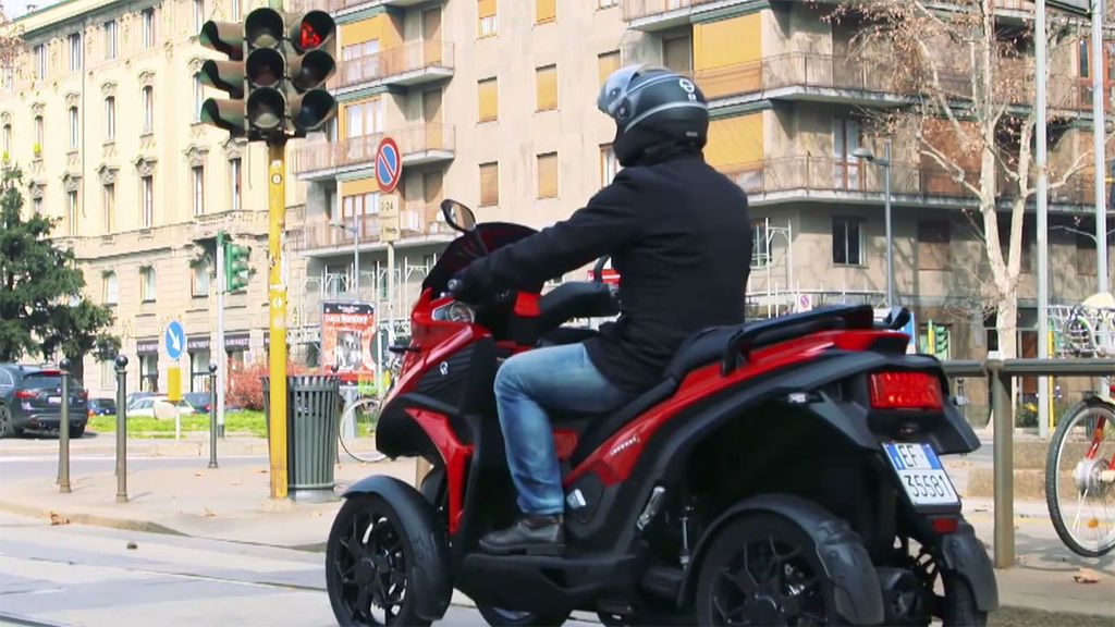 Combina lo mejor de un quad, una moto y una scooter con el nuevo Quadro 4