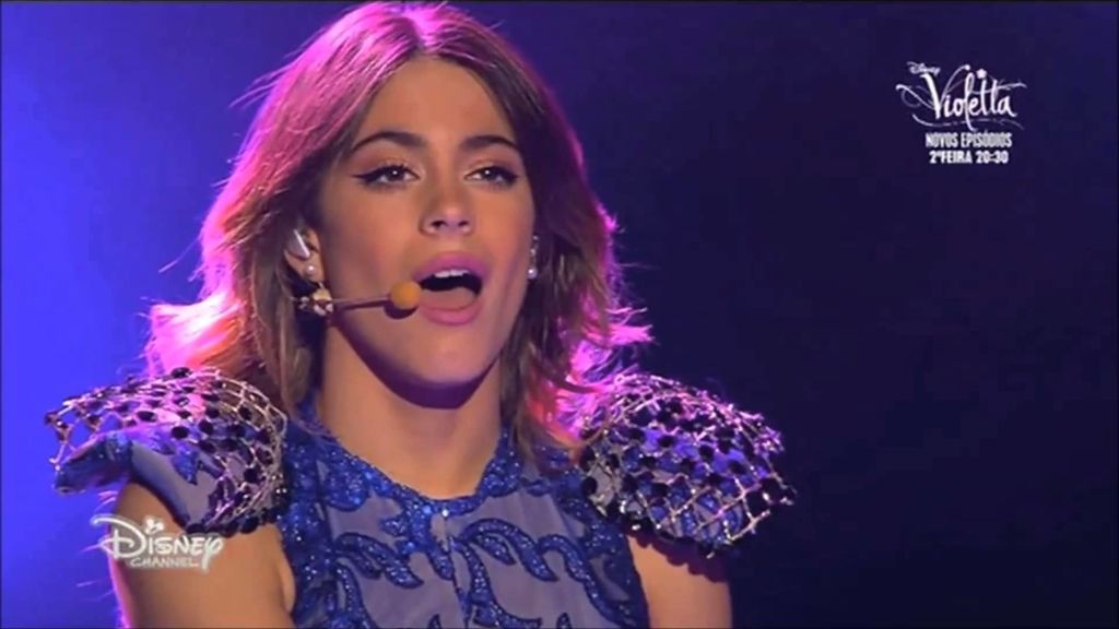 Martina Stoessel en la gira 'Violetta Live' de 2015