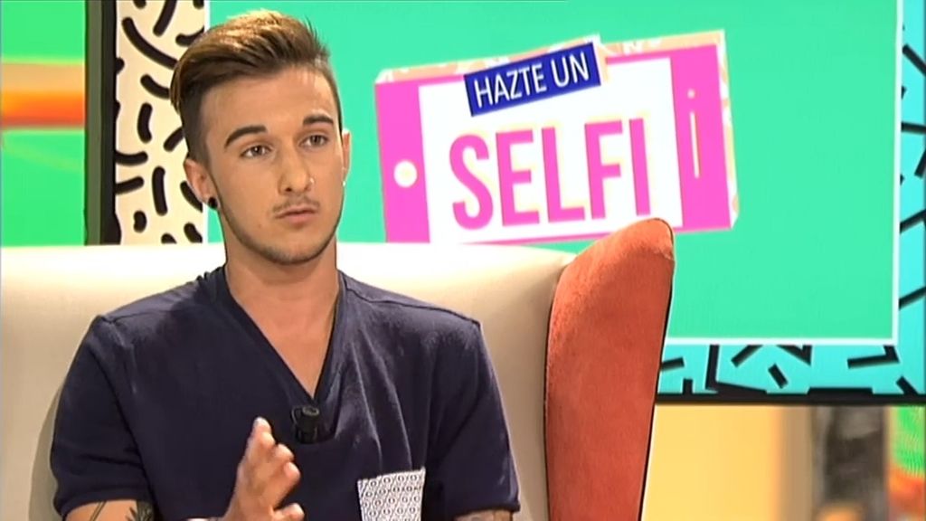 Aitor cuenta en 'Hazte un selfi' cómo conoció a su novia cuando aún se llamaba Beatriz