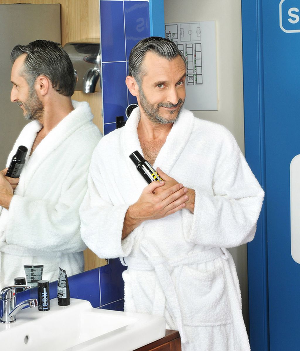 Carlos Chamarro es César