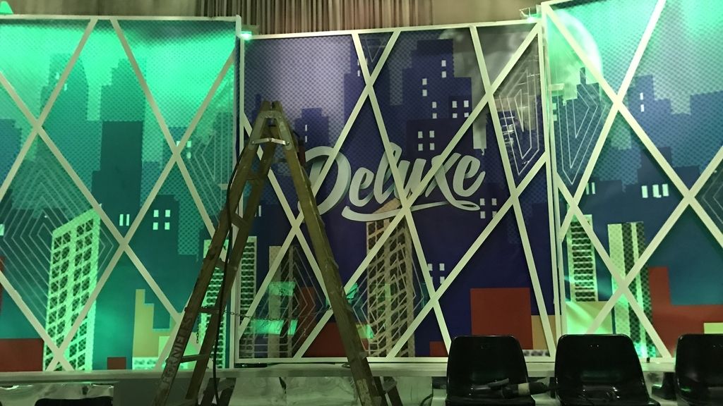 Así se monta el nuevo decorado de 'Sábado Deluxe' (6)