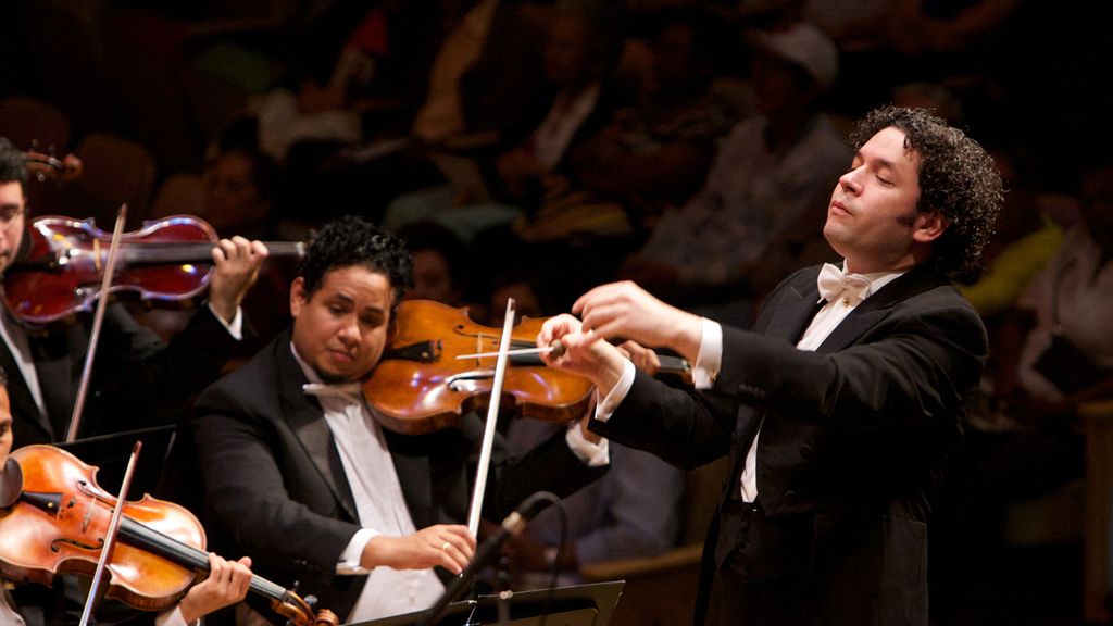 Gustavo Dudamel dirige a la Orquesta Filarmónica de Viena en el Concierto de Año Nuevo 2017