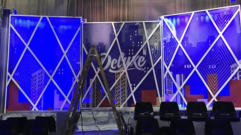 Así se monta el nuevo decorado de 'Sábado Deluxe' (3)