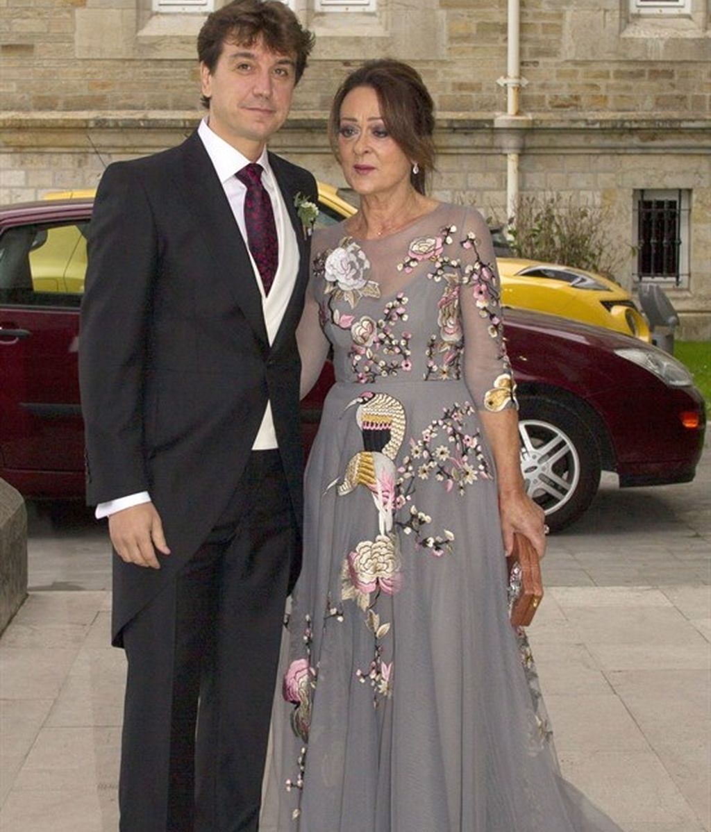 Boda de Marta Hazas  - El novio y su madre