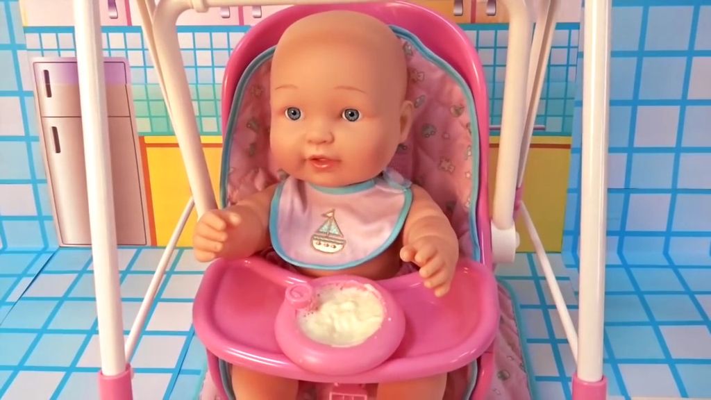 Bebé come papilla (Vídeo de Youtube)