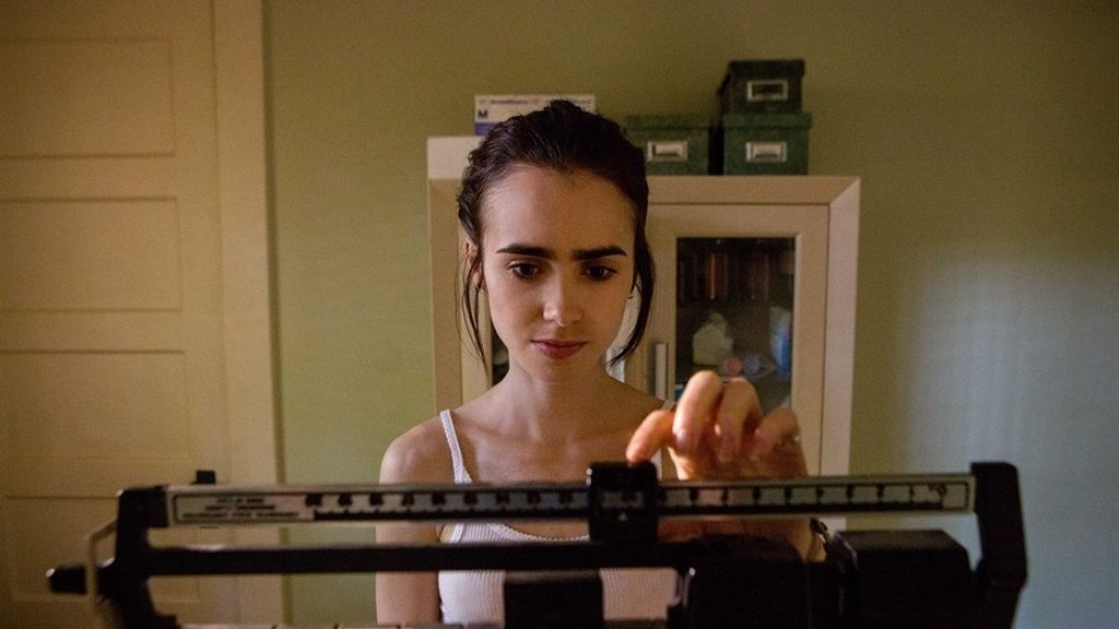 Lily Collins es la protagonista de 'Hasta los huesos', la nueva película de Netflix