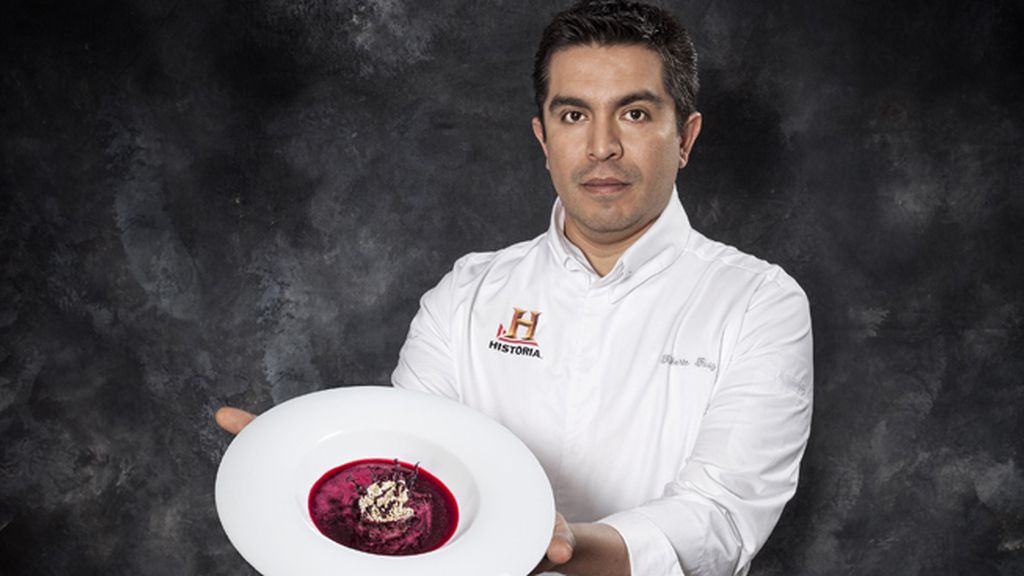 Roberto Ruiz cocina pulque, mextlapique de anguilas y barbacoa en ‘La última cena’
