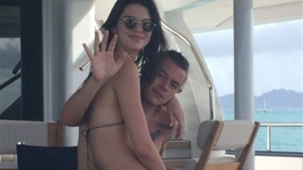 Kendall Jenner- Harry Styles
