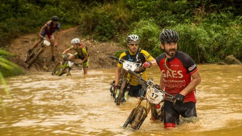 Santi Millan Y Sus Imparables En Bici Por Zonas Inexploradas De Nueva Zelanda