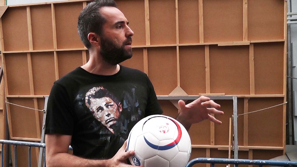 Iker Jiménez se encuentra ante un nuevo caso enigmático: ¿balón o merienda?