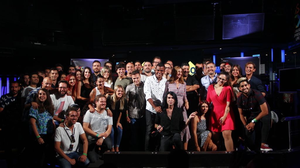 Los 40 posado